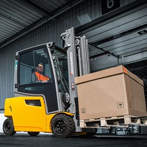 FORKLIFT